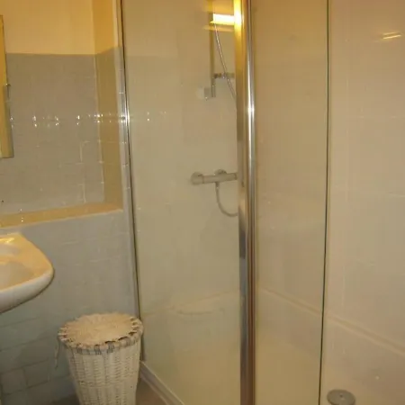 F3 Avec Terrasse, Parking, Wi-fi - Ideal Cures - Centre-ville Amelie-les-bains - Fr-1-703-87 Apartamento