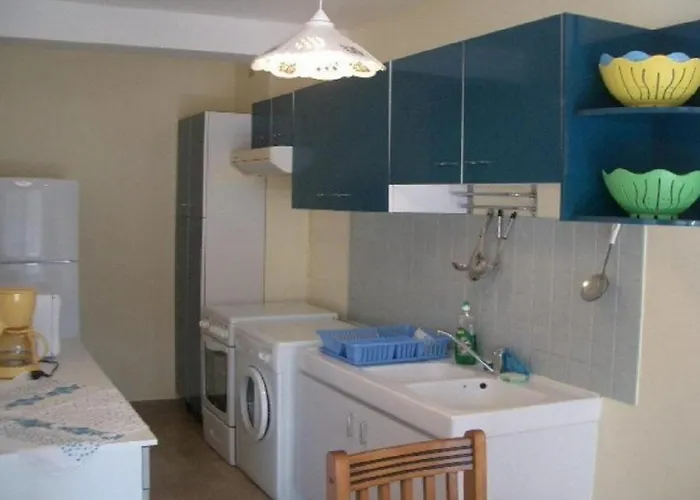 Apartment F3 Avec Terrasse, Parking, Wi-fi - Ideal Cures - Centre-ville Amelie-les-bains - Fr-1-703-87 Amelie-les-Bains-Palalda