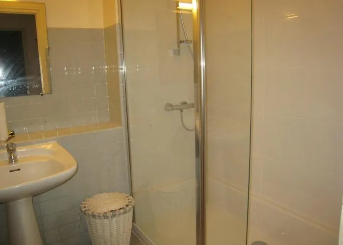 F3 Avec Terrasse, Parking, Wi-fi - Ideal Cures - Centre-ville Amelie-les-bains - Fr-1-703-87 Apartment